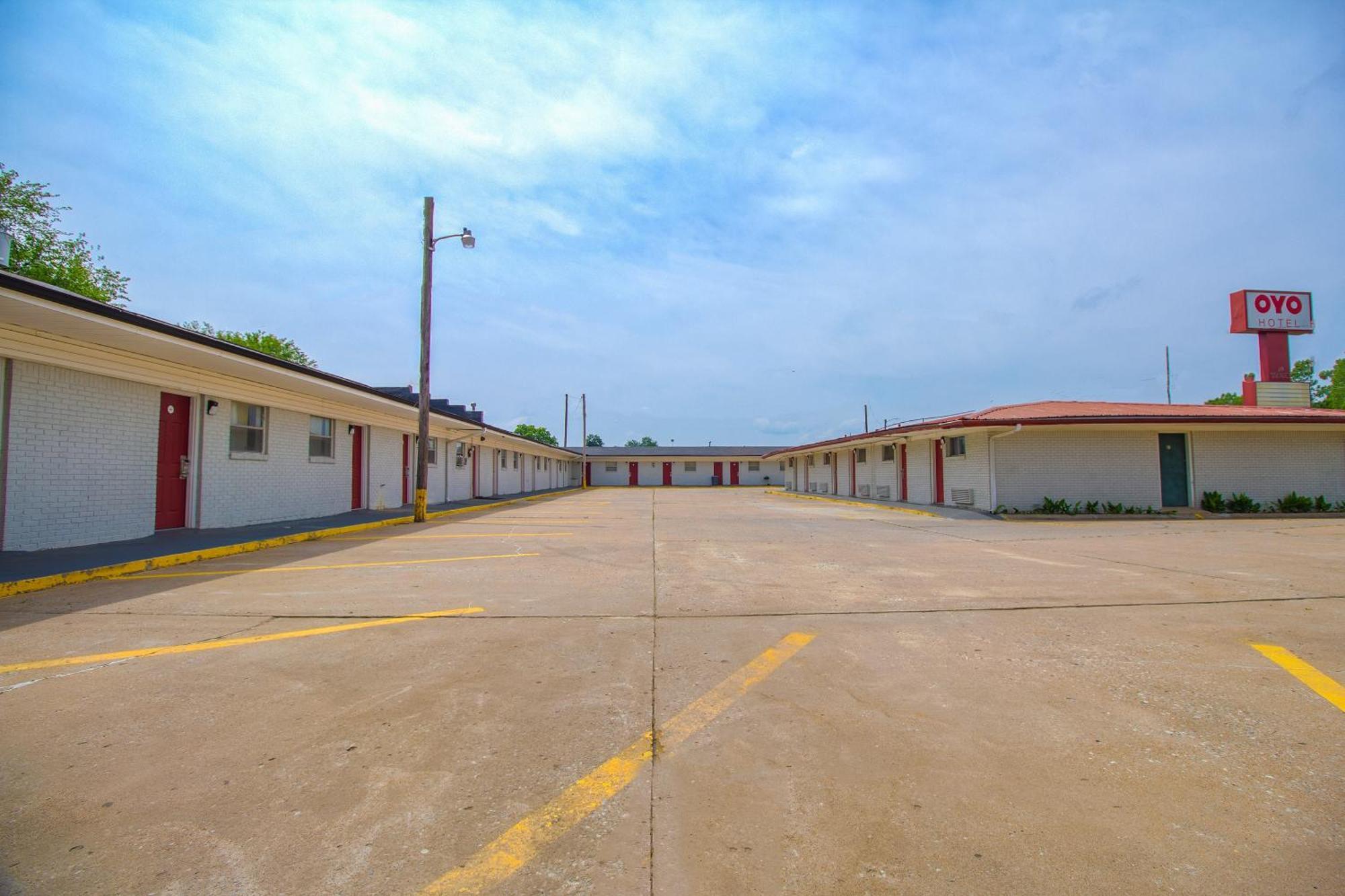Oyo Hotel Mcalester Ok S Main St Экстерьер фото