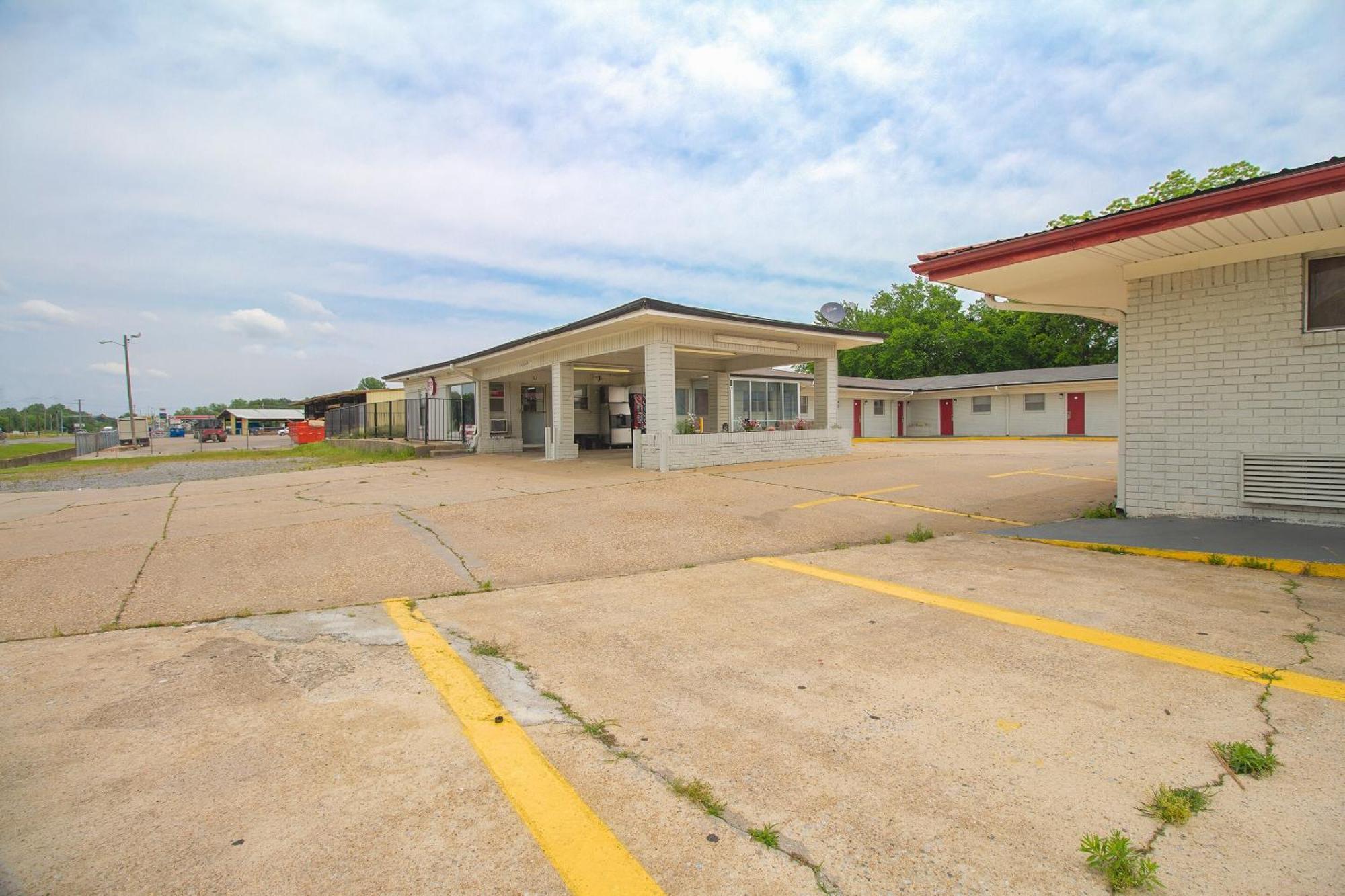 Oyo Hotel Mcalester Ok S Main St Экстерьер фото